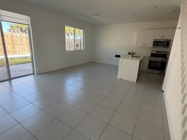 4-bedroom home for rent in Homestead - 679 SE 13th St Cir 679 - MondialRealty