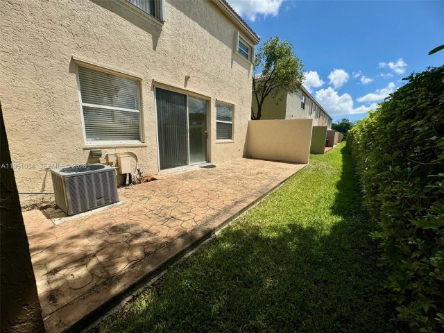 3-bedroom home for rent in Pembroke Pines - 15430 NW 12th Ct 0 - MondialRealty