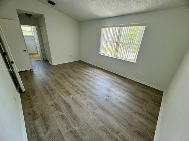 3-bedroom home for rent in Pembroke Pines - 15430 NW 12th Ct 0 - MondialRealty