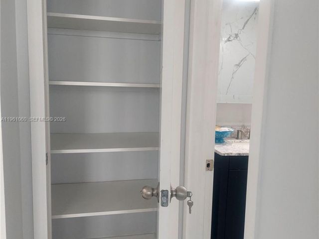 Apartment for rent  Unit # - photo 7483800