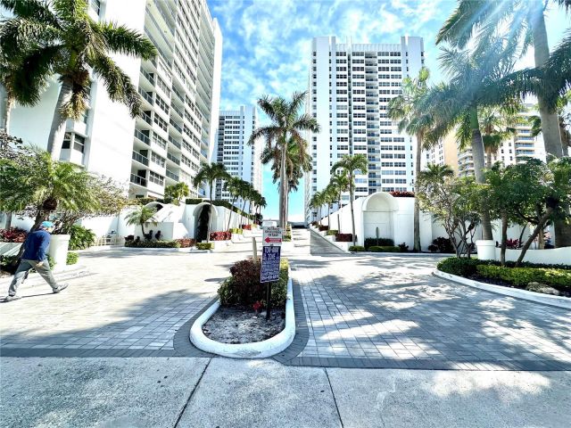 1-bedroom condo for sale in Hallandale Beach - 1904 S Ocean Dr 701 - MondialRealty