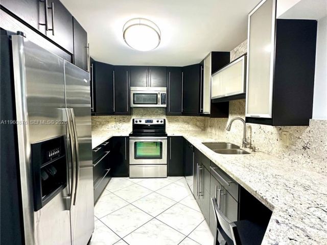 1-bedroom condo for sale in Hallandale Beach - 1904 S Ocean Dr 701 - MondialRealty