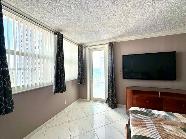 1-bedroom condo for sale in Hallandale Beach - 1904 S Ocean Dr 701 - MondialRealty