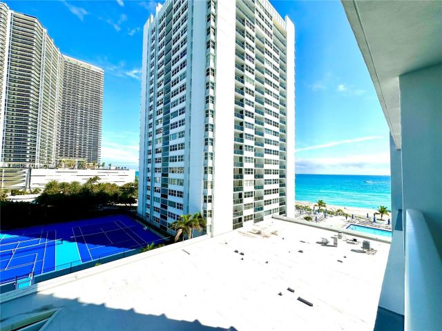 1-bedroom condo for sale in Hallandale Beach - 1904 S Ocean Dr 701 - MondialRealty
