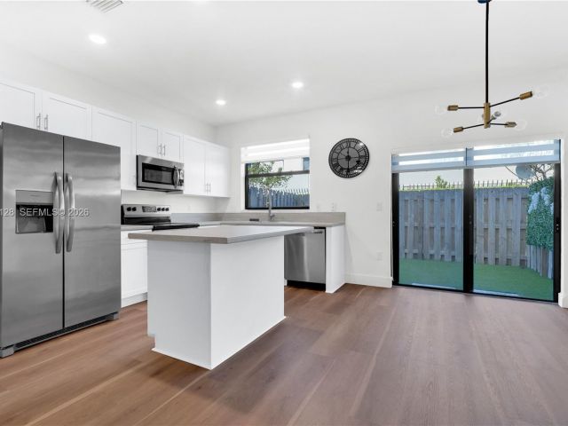 3-bedroom home for rent in Miami - 859 NE 211th St - MondialRealty