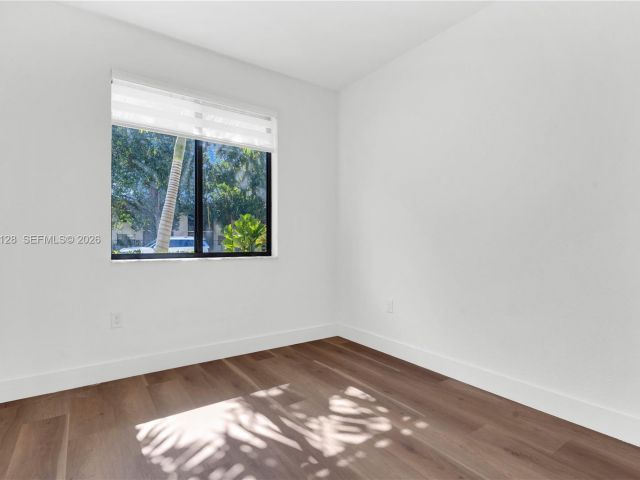 3-bedroom home for rent in Miami - 859 NE 211th St - MondialRealty