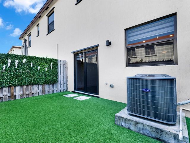 3-bedroom home for rent in Miami - 859 NE 211th St - MondialRealty
