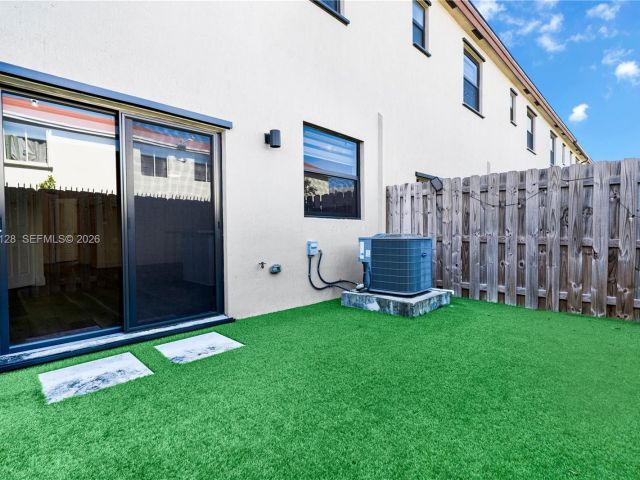 3-bedroom home for rent in Miami - 859 NE 211th St - MondialRealty