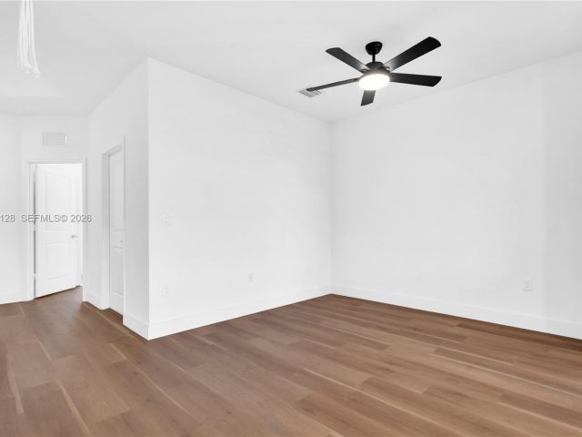 3-bedroom home for rent in Miami - 859 NE 211th St - MondialRealty