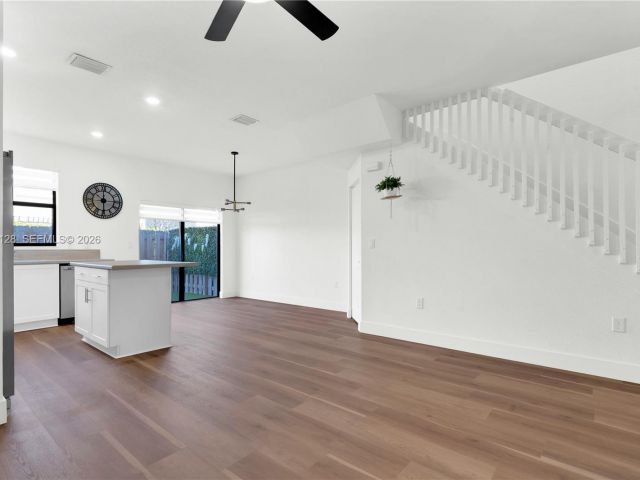 3-bedroom home for rent in Miami - 859 NE 211th St - MondialRealty
