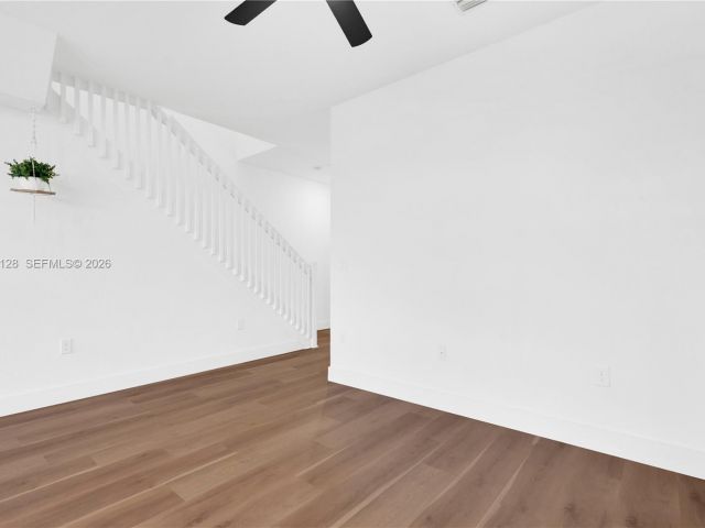 3-bedroom home for rent in Miami - 859 NE 211th St - MondialRealty