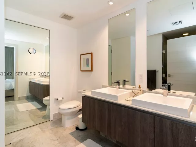 1-bedroom condo for sale in Miami - 801 S Miami Ave 3803 - MondialRealty