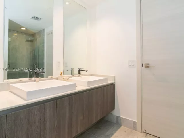 1-bedroom condo for sale in Miami - 801 S Miami Ave 3803 - MondialRealty