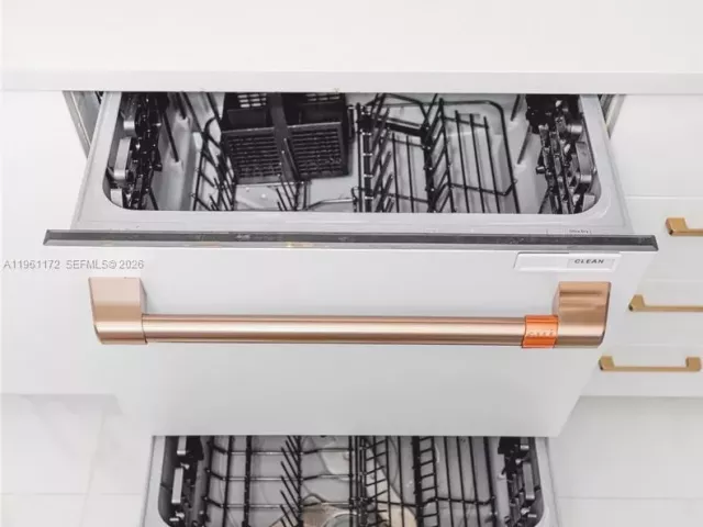 2-bedroom condo for sale in Miami - 333 NE 24th St 1912 - MondialRealty