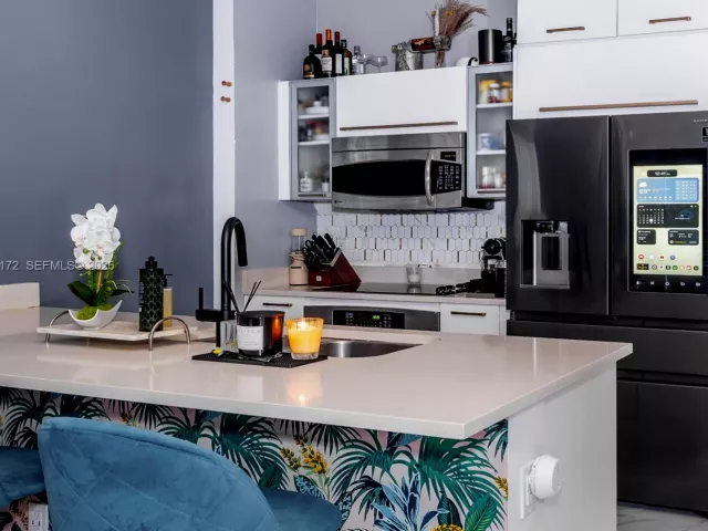 2-bedroom condo for sale in Miami - 333 NE 24th St 1912 - MondialRealty