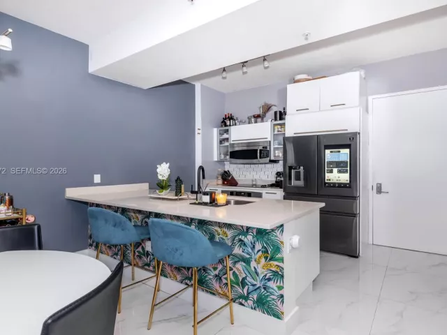 2-bedroom condo for sale in Miami - 333 NE 24th St 1912 - MondialRealty