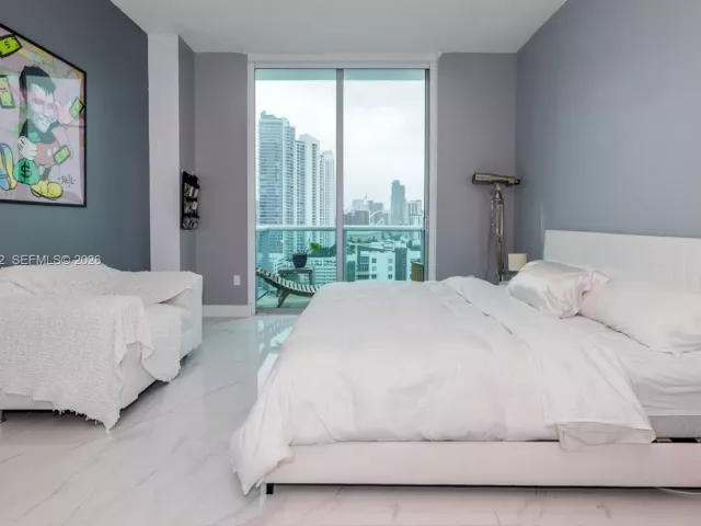 2-bedroom condo for sale in Miami - 333 NE 24th St 1912 - MondialRealty