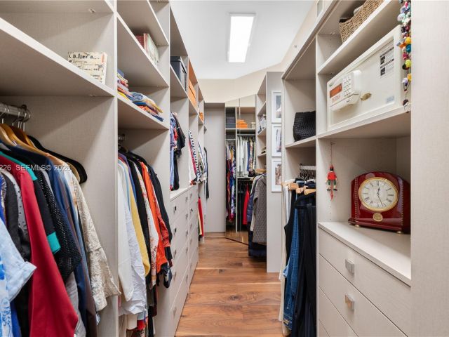 Apartment for sale  Unit #1001 - photo 7372094