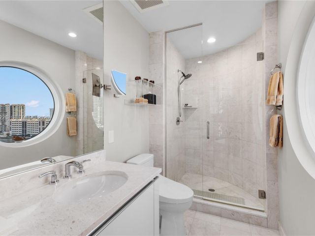 Apartment for sale  Unit #1001 - photo 7372096