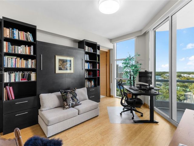 Apartment for sale  Unit #1001 - photo 7372097