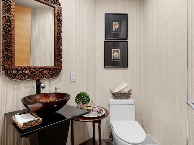 Apartment for sale  Unit #1001 - photo 7372100