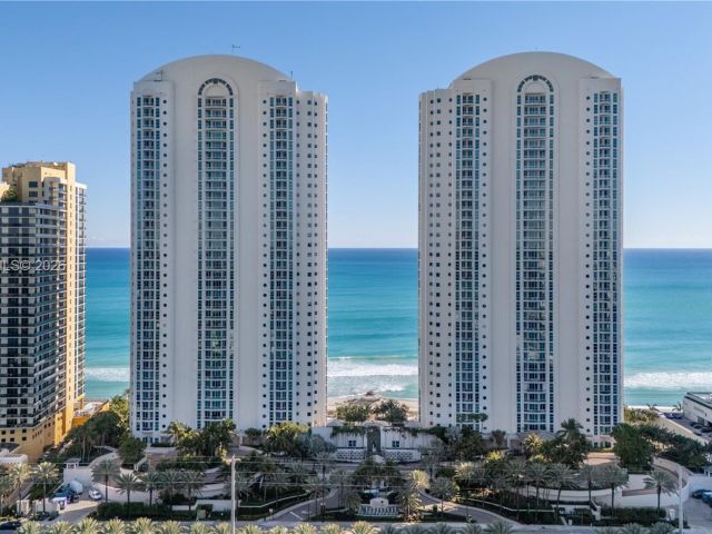 Apartment for sale  Unit #1001 - photo 7372104