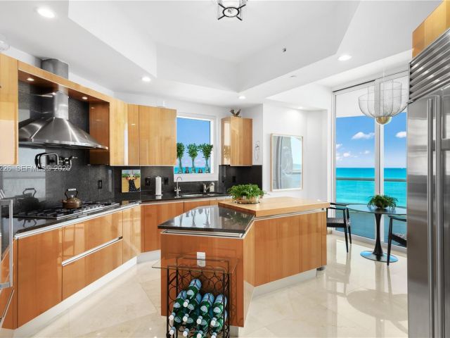 Apartment for sale  Unit #1001 - photo 7372106