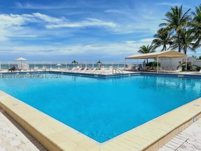 1-bedroom condo for rent in Hollywood - 3505 S Ocean Dr 1215 - MondialRealty