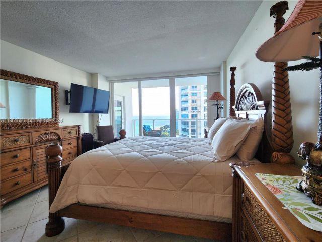 Apartment for rent  Unit #1215 - photo 7372482