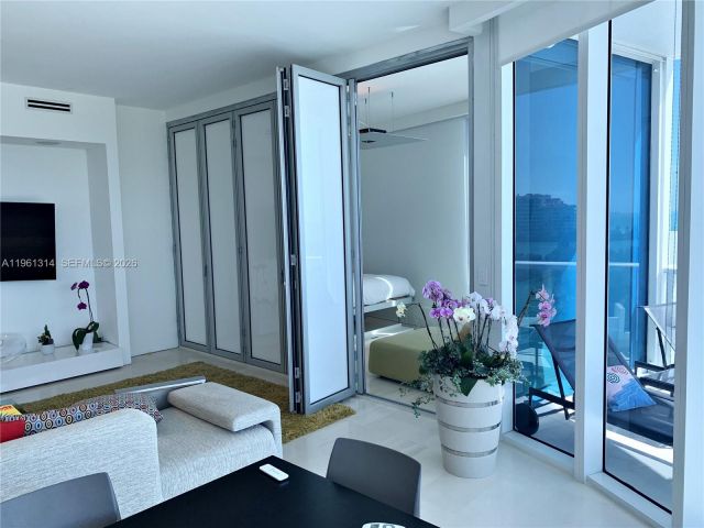 Apartment for rent  Unit #604 - photo 7374881