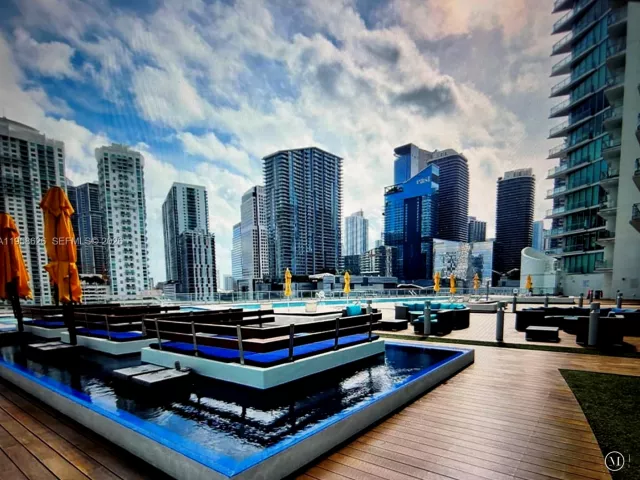 2-bedroom condo for rent in Miami - 92 SW 3rd St 3703 - MondialRealty