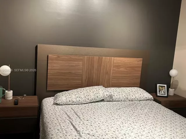 2-bedroom condo for rent in Miami - 92 SW 3rd St 3703 - MondialRealty