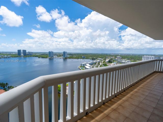 Apartment for rent  Unit #2812 - photo 7375631