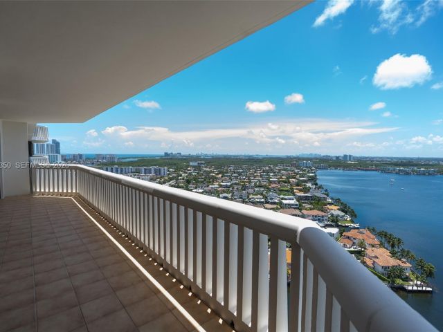 Apartment for rent  Unit #2812 - photo 7375632