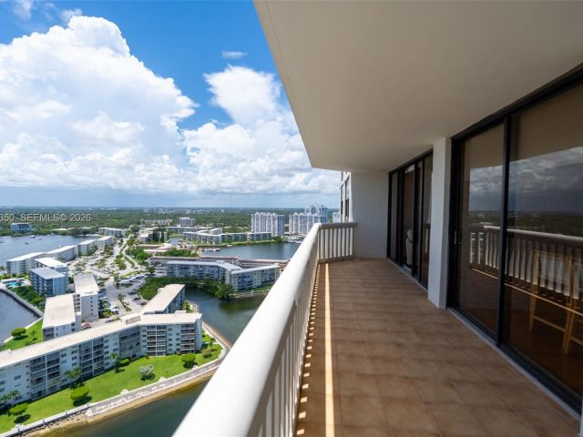 Apartment for rent  Unit #2812 - photo 7375633