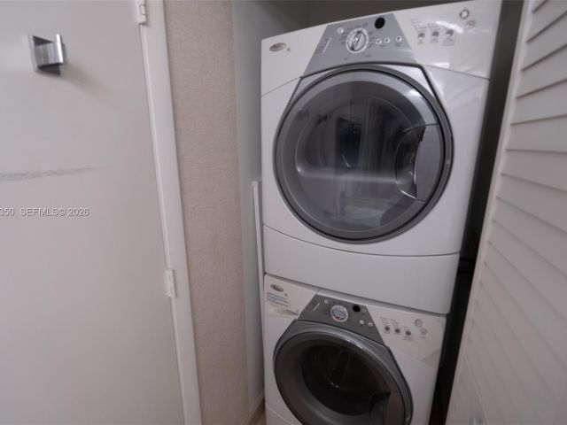 Apartment for rent  Unit #2812 - photo 7375634