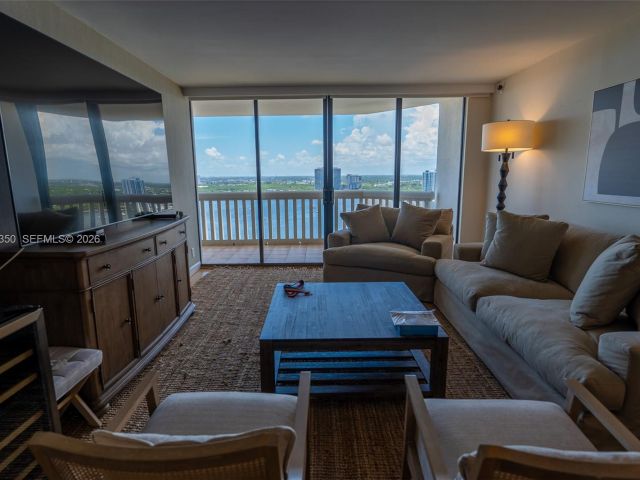 Apartment for rent  Unit #2812 - photo 7375643