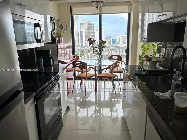 Apartment for sale  Unit #2202 - photo 7375887