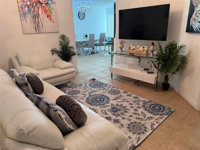 2-bedroom condo for rent in Hallandale Beach - 1745 E Hallandale Beach Blvd 507W - MondialRealty