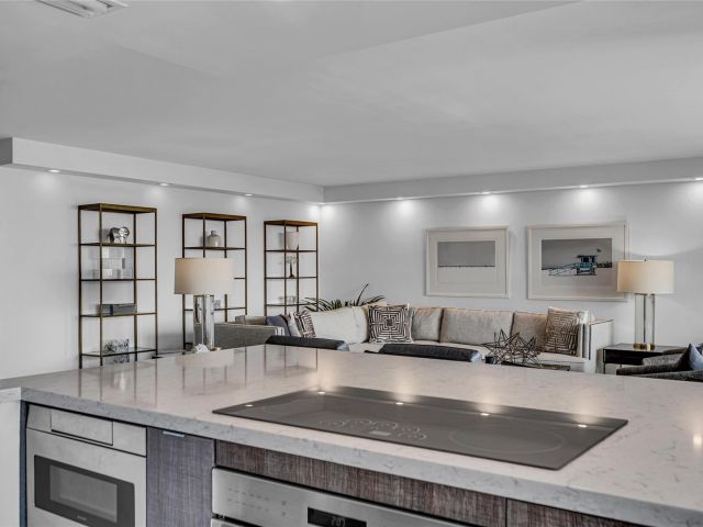 2-bedroom condo for sale in Fort Lauderdale - 1901 N Ocean Boulevard 9e - MondialRealty