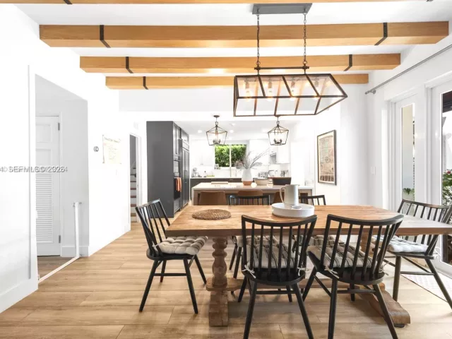 4-bedroom home for rent in Miami Beach - 5621 Alton Rd - MondialRealty