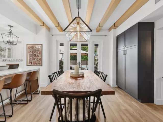 4-bedroom home for rent in Miami Beach - 5621 Alton Rd - MondialRealty