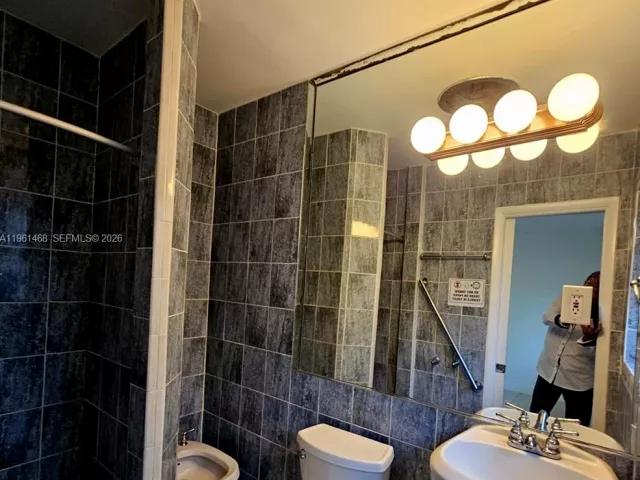 2-bedroom home for sale in Coral Gables - 345 Malaga Ave - MondialRealty