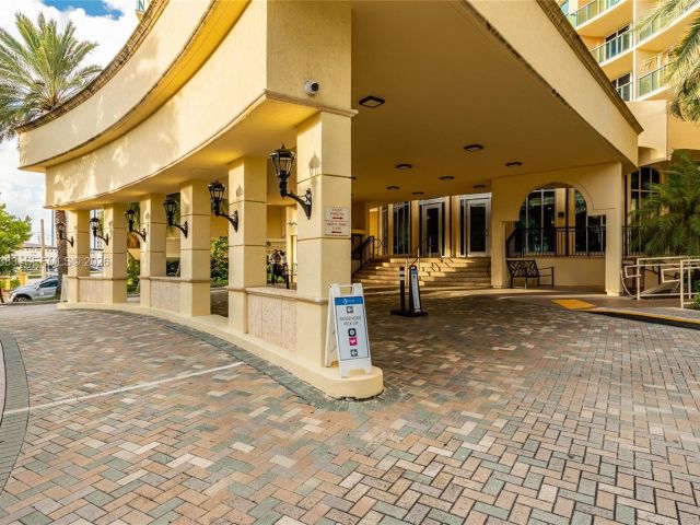 Apartment for sale  Unit #1617 - photo 7382901