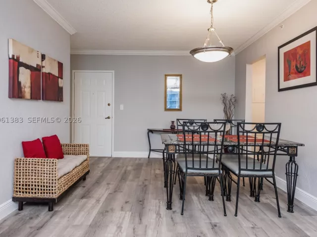 1-bedroom condo for sale in Hollywood - 2501 S Ocean Dr 1617 - MondialRealty