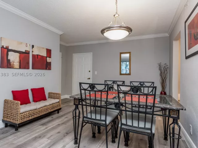 1-bedroom condo for sale in Hollywood - 2501 S Ocean Dr 1617 - MondialRealty