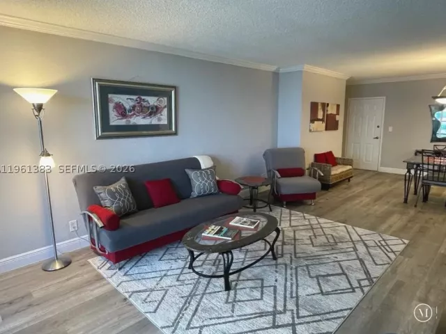 1-bedroom condo for sale in Hollywood - 2501 S Ocean Dr 1617 - MondialRealty