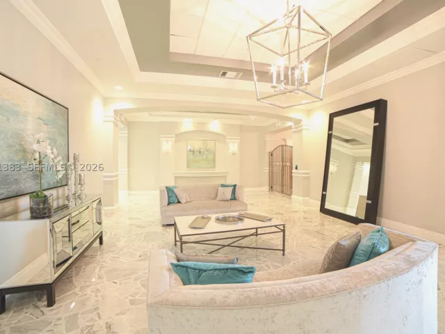 1-bedroom condo for sale in Hollywood - 2501 S Ocean Dr 1617 - MondialRealty