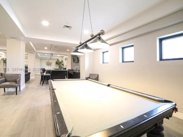1-bedroom condo for sale in Hollywood - 2501 S Ocean Dr 1617 - MondialRealty