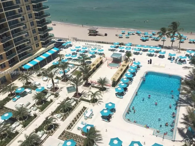 1-bedroom condo for sale in Hollywood - 2501 S Ocean Dr 1617 - MondialRealty